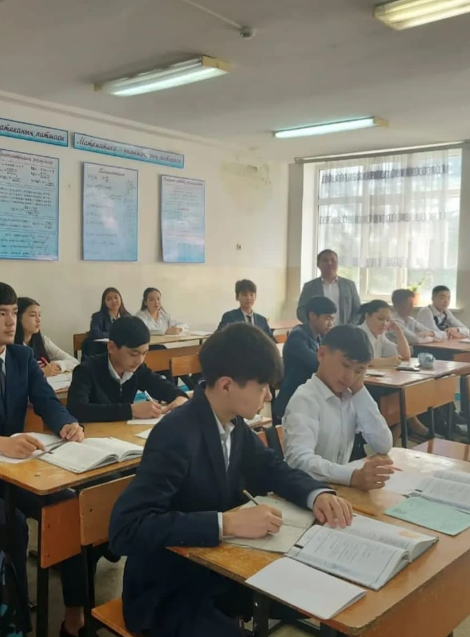 «Бірлік, Жасампаздық» тақырыбында диктант 1-4 сынып оқушылары жазса, 5-11 сынып эссе жазды.